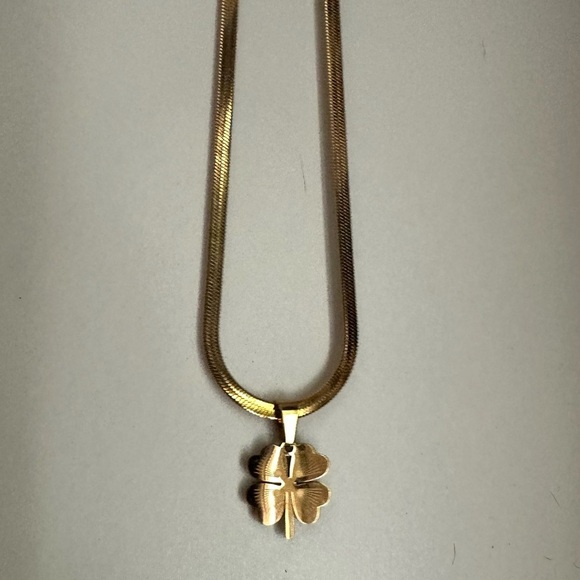 NWOT STAINLESS STEEL GOLD GLOVER NECKLACE - Picture 3 of 3